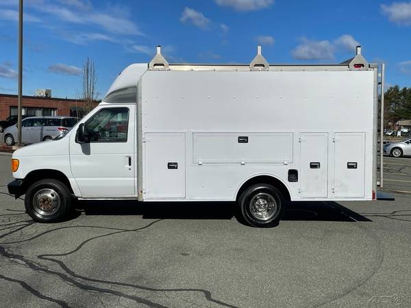 2003 Ford E-350 E350 XL 12ft Hi Cube Walk In Utility Van Gas for sale in south jersey, NJ – photo 2