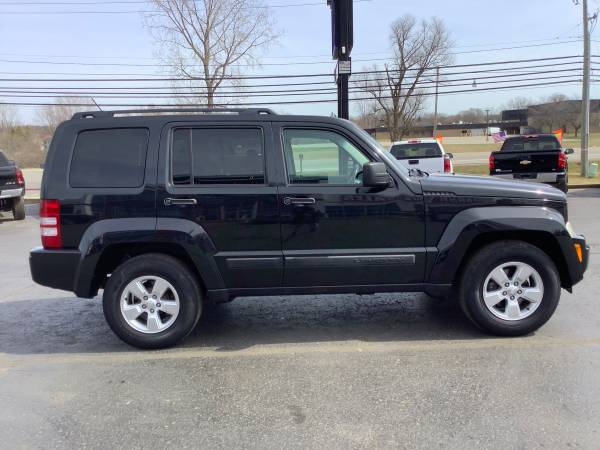 Clean! 2012 Jeep Liberty Sport! 4x4! Dependable! for sale in Ortonville, MI – photo 6