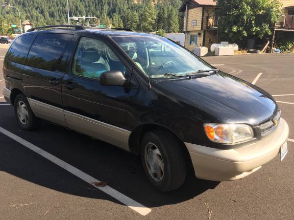 1998 Toyota Sienna XLE With Studded Snow Tires for sale in Leavenworth, WA – photo 2