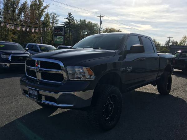 2019 RAM 1500 SLT Crew Cab 6" Lifted In House! Custom 20's 35" Tires! for sale in Bridgeport, NY – photo 3