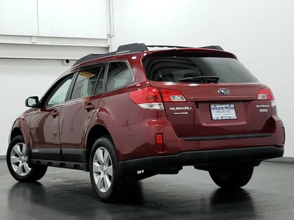 *2011* *Subaru* *Outback* *2.5i Premium* - cars & trucks - by dealer... for sale in WAUKEGAN, IL – photo 3