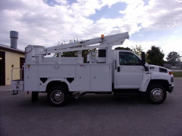 Refurbished 05 Chev C4500 Bucket Truck Inspected for sale in Scranton, PA – photo 3
