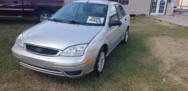 2005 Ford Focus ZX4 - cars & trucks - by owner - vehicle automotive... for sale in Edinburg, TX – photo 3