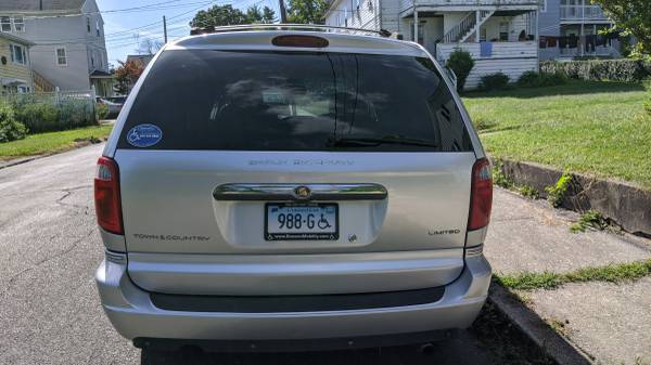 2007 Chrysler Town and Country Fully Handicap Equipped - cars & for sale in Danbury, NY – photo 4