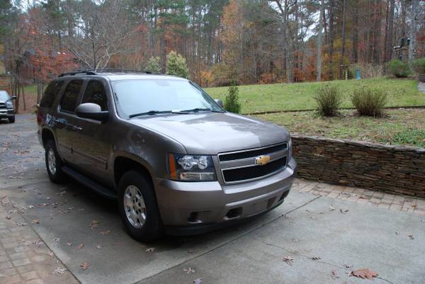2012 Chevrolet Tahoe, 37k miles, 4WD, Gray - cars & trucks - by... for sale in Morrisville, VA – photo 4