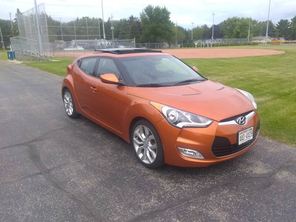 Like New, 2015 Hyundia Veloster, only 29k miles, factory warranty for sale in Appleton, WI – photo 2