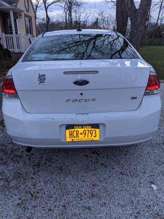 2008 ford focus SE White 156K - cars & trucks - by owner - vehicle... for sale in Islandia, NY – photo 5