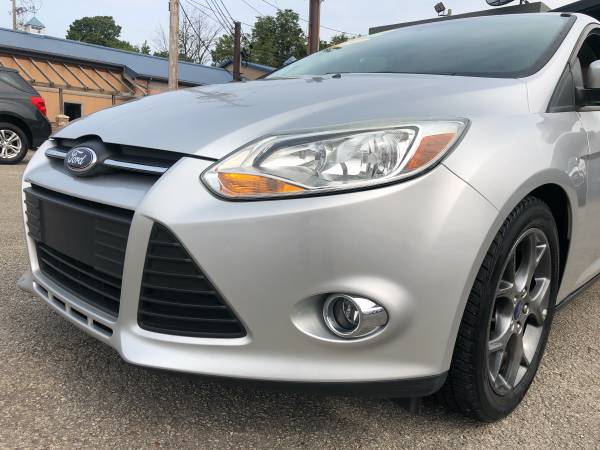 2014 Ford Focus SE 4dr Sedan - cars & trucks - by dealer - vehicle... for sale in Louisville, KY – photo 10