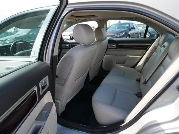 2007 Lincoln MKZ A W D CLEAN LOW MILES AND READY TO GO SEE PHOTOS for sale in Minneapolis, MN – photo 5