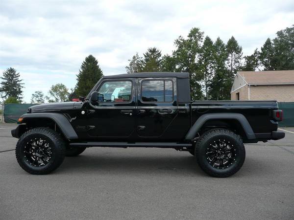 BRAND NEW: 2020 Jeep Gladiator Black Out Edition !!! - cars & trucks... for sale in East Windsor, MA – photo 2