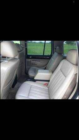 2005 Lincoln Aviator - - by dealer - vehicle for sale in Grand Prairie, TX – photo 9