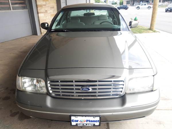 2001 FORD CROWN VICTORIA - cars & trucks - by dealer - vehicle... for sale in MILWAUKEE WI 53209, WI – photo 3