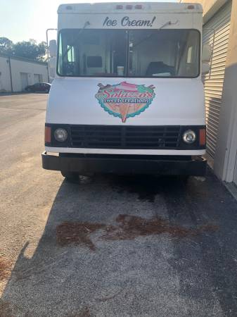 1996 Freight Liner Diesel | Soft Serve Ice Cream Truck for sale in Palm Coast, FL – photo 4