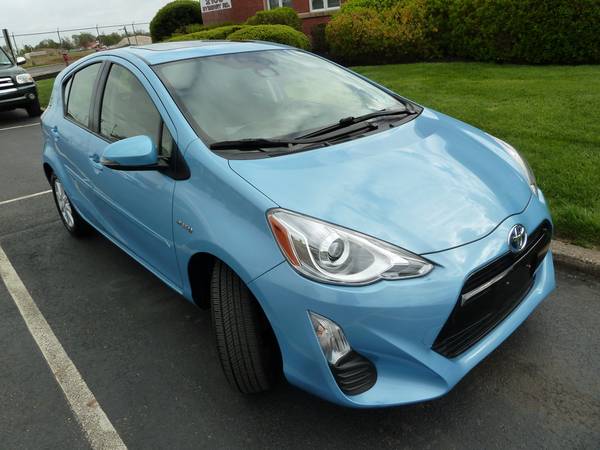 2016 Toyota Prius C 31, 920 miles! - - by dealer for sale in Huntingdon Valley, PA – photo 2