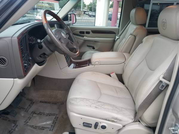 ///2006 Cadillac Escalade//AWD//Leather//Heated Seats//Navigation/// for sale in Marysville, CA – photo 9