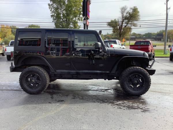 Well-Kept! 2011 Jeep Wrangler Unlimited Sahara! 4x4! Clean Carfax! -... for sale in Ortonville, OH – photo 6