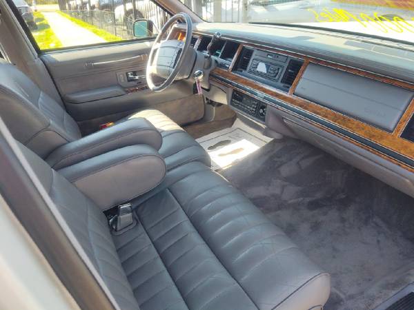 1993 Lincoln Town Car 4dr Sedan Executive - - by for sale in New Orleans, LA – photo 10