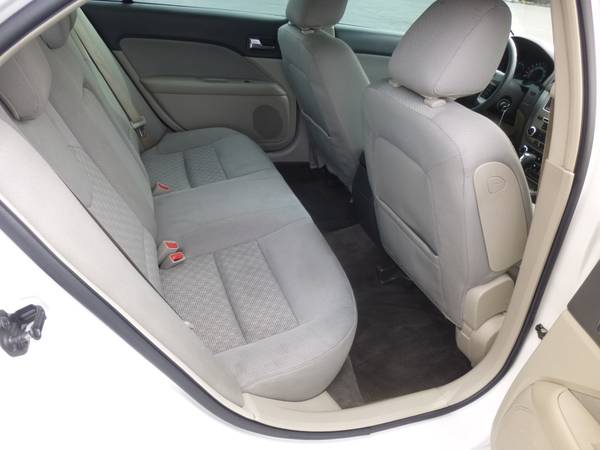 2010 Ford Fusion SE - - by dealer - vehicle automotive for sale in Ringgold, TN – photo 9