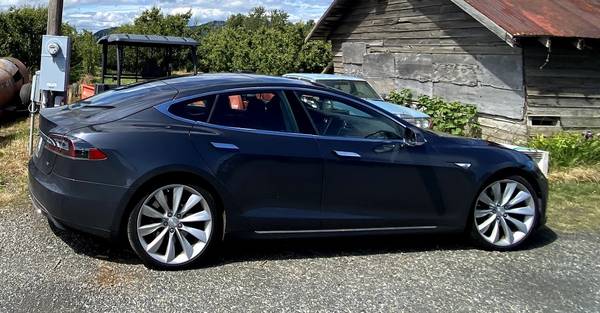 2015 Tesla Model S Midnight Silver 21inch Rims Free Super Charging -... for sale in Portland, OR – photo 4