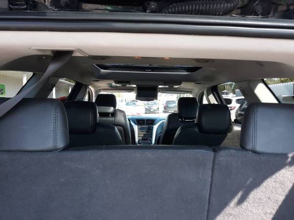 2010 CHEVY TRAVERSE LT LEATHER DVD DUAL SUNROOF 3RD ROW SEATING... for sale in Camdenton, MO – photo 12