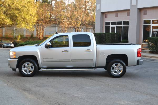 2011 CHEVY SILVERADO LT - CLEAN TITLE - CREW CAB - RUST FREE - 5.3L... for sale in Cary, NC – photo 8