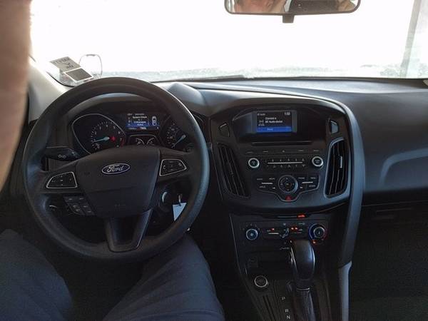 2017 Ford Focus SE Sedan - cars & trucks - by dealer - vehicle... for sale in Redding, CA – photo 10