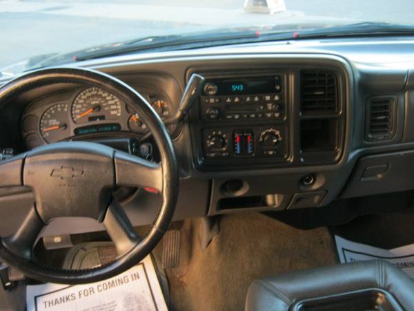 2005 Chevrolet Silverado 1500 Work Truck Ext. Cab Short Bed 4WD -... for sale in Roslindale, MA – photo 10