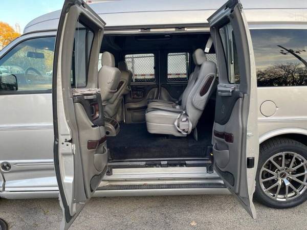 2013 GMC SAVANA CARGO 1500 1OWNER LEATHER 3ROW NEW TIRES 135976 -... for sale in Skokie, IL – photo 11