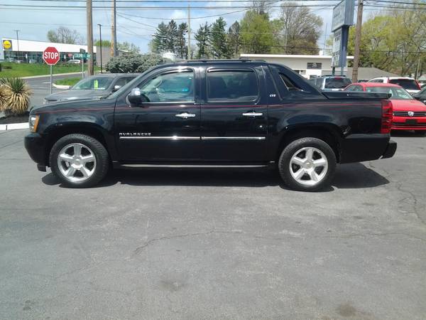 2012 Chevy Avalanche LTZ 4x4 - MUST SEE! - - by for sale in Bausman, PA – photo 8