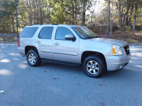 2007 GMC Yukon 4x4 with low miles/ great condition - cars & trucks -... for sale in Groton, CT – photo 4