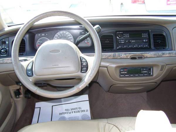**2000 FORD CROWN VICTORIA VERY NICE!**WE FINANCE**BAD CREDIT OK!!**... for sale in Sioux Falls, SD – photo 13