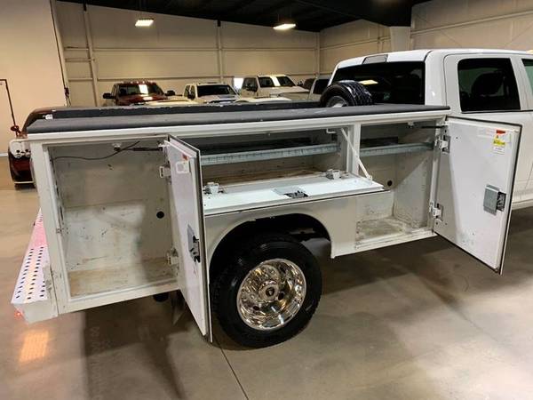 2017 Dodge Ram 5500 4X4 6.7l cummins diesel chassis utility bed for sale in Houston, TX – photo 16