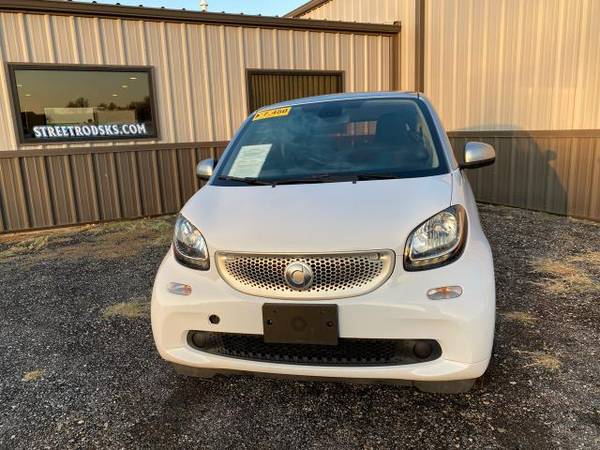 2016 smart Fortwo passion coupe - cars & trucks - by dealer -... for sale in Junction City, KS – photo 2