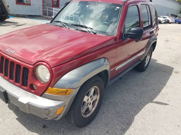 2006 Jeep Liberty automatic cold air conditioning runs great asking 24 for sale in Pompano Beach, FL – photo 2
