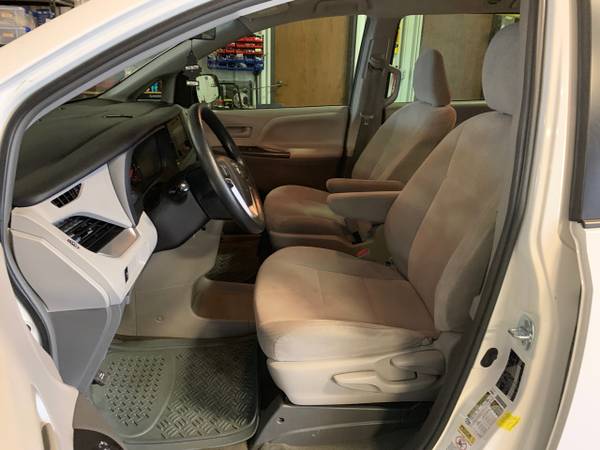 2017 Toyota Sienna L FWD 7-Passenger (Natl) for sale in Tulsa, OK – photo 6