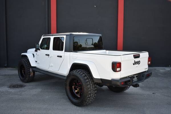 2021 Jeep Gladiator Sport S 4x4 4dr Crew Cab 5.0 ft. SB Pickup Truck... for sale in Miami, OR – photo 4