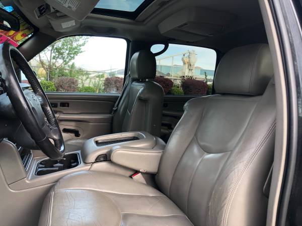 2005 Chevrolet Suburban LT - LEATHER, 4x4, SUNROOF, LOW PRICED! for sale in Sparks, NV – photo 9