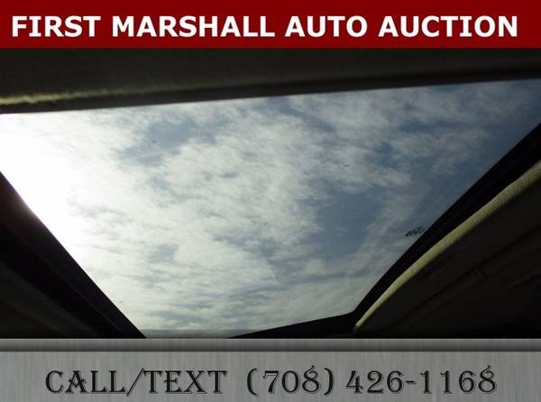 2005 Ford Escape XLT - First Marshall Auto Auction- Super Clean! -... for sale in Harvey, IL – photo 7