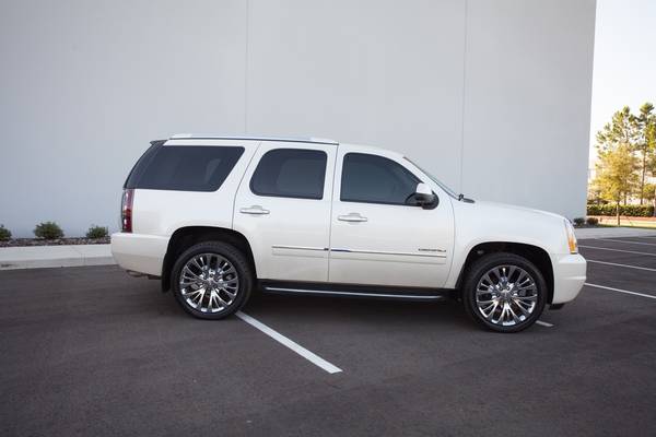 2011 GMC Yukon Denali SOUTHERN NO RUST LOW MILES CLEAN CARFAX AWD for sale in tampa bay, FL – photo 2