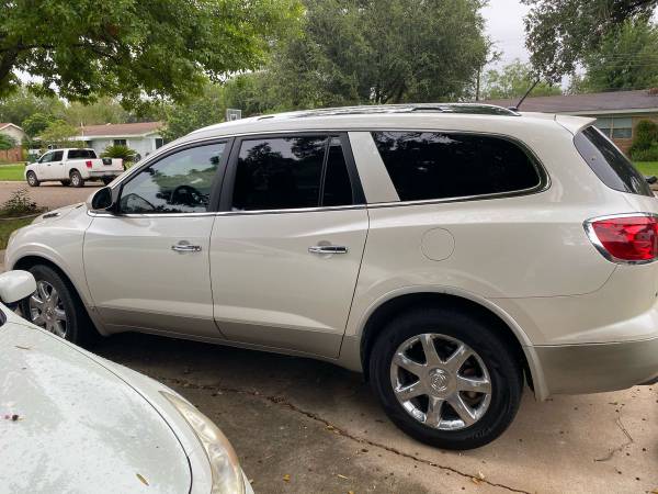 2010 Enclave - Well kept, 2nd owner - cars & trucks - by owner -... for sale in Megargel, TX – photo 5