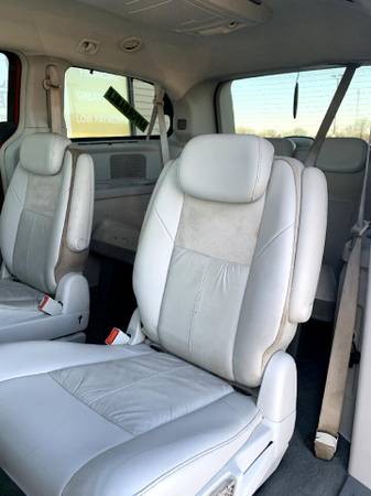 2009 Chrysler Town & Country 4dr Wgn Limited - - by for sale in Chesaning, MI – photo 12