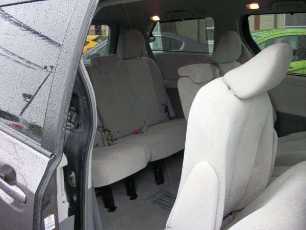 2011 TOYOTA SIENNA - cars & trucks - by dealer - vehicle automotive... for sale in Columbia, MO – photo 13