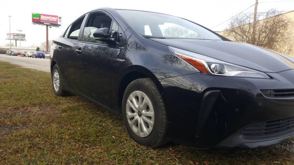 2020 Toyota prius L Eco - cars & trucks - by owner - vehicle... for sale in Country Club Hills, IL – photo 3