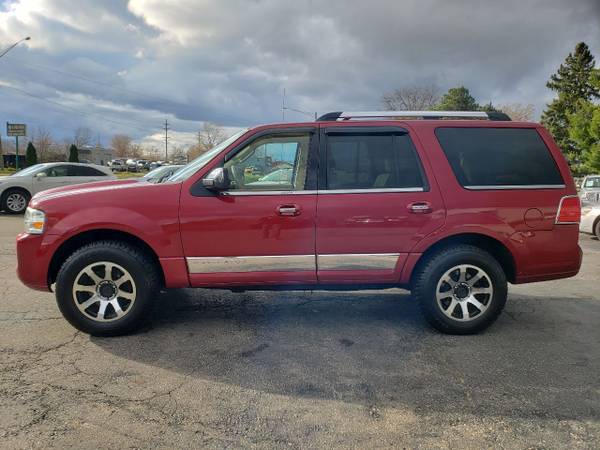 2008 Lincoln Navigator, Clean Carfax, 4X4, DVD, Backup Camera,... for sale in Lapeer, MI – photo 2
