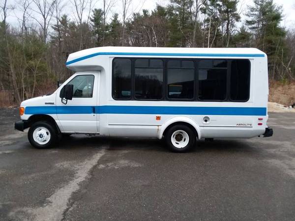 ✔ ☆☆ SALE ☛ FORD E350 WHEELCHAIR ACCESSIBLE BUS!! for sale in Boston, MA – photo 3