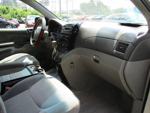 2004 Toyota Sienna LE 7 Passenger 4dr Mini Van - cars & trucks - by... for sale in Liberty, PA – photo 16