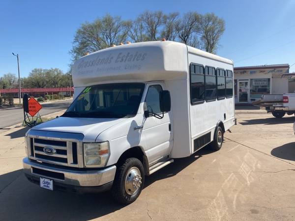 2008 Ford E450 E-350 Super Duty - - by dealer for sale in Salina, KS – photo 3