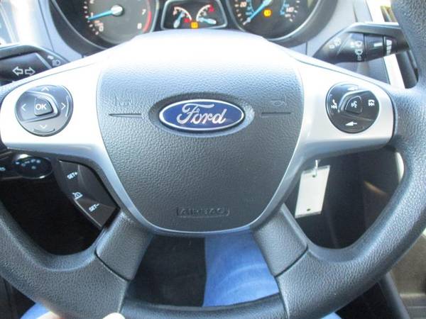 2014 Ford Focus SE Sedan - - by dealer - vehicle for sale in Somersworth , NH – photo 17
