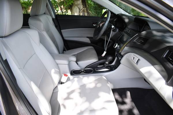 2017 Acura ILX w/Premium 4dr Sedan Package Sedan for sale in Miami, KY – photo 17
