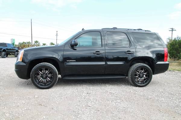 2008 GMC YUKON SLT*LEATHER*NITTOS*20" WHEELS*TOUCH SCREEN... for sale in Liberty Hill, TX – photo 4